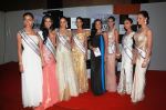 Sheena Chohan along with the contestants of I am She-2012-finale -Pic 1.JPG